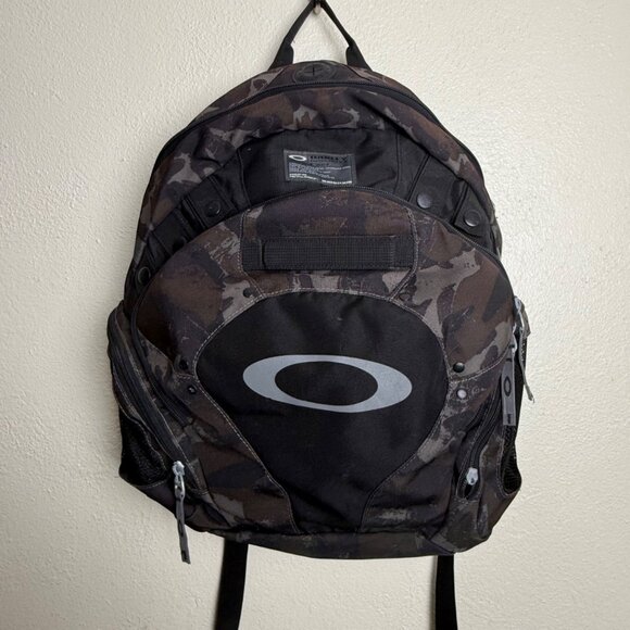 Vtg Oakley Planet Pack Black Camo Tactical Backpack Y2K *Flaw*